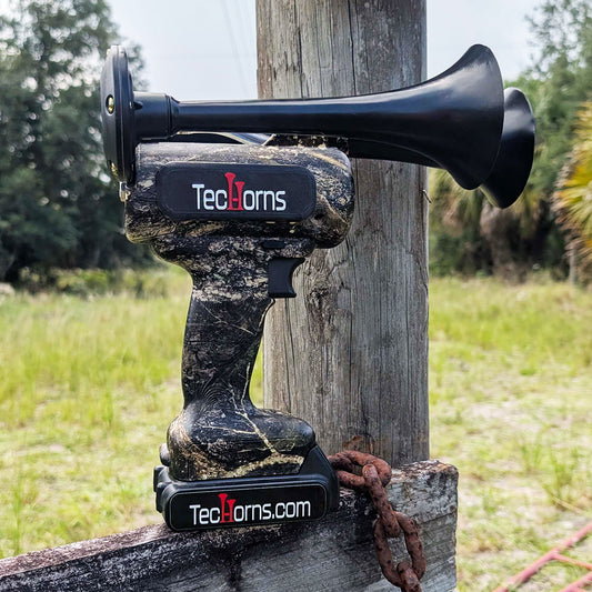 Timber Camo TecHorn 2-Horn – 130 dB Limited Edition Train Horn + Battery
